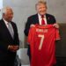 Costa i dhuron Donald Trump-it fanellën e Cristiano Ronaldos: Të luajmë për paqen