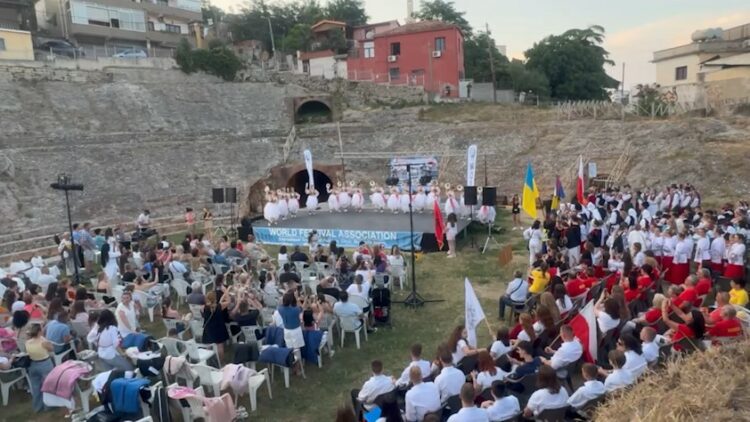 Ngjyra, ritëm dhe histori! 400 artistë nga Europa “ndezin” Durrësin