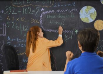 Demokracia ndryshon trendin! Rekord, 98% e mësuesve janë femra