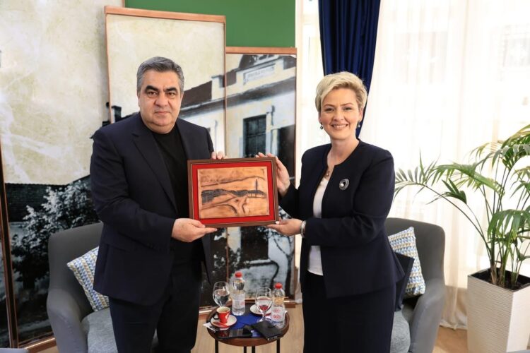 Panairi i Parë i Librit Shqip/Gonxhja në Preshevë, pritet nga Kryetarja e Komunës