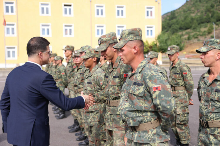 Ministri Vengu: Rritja e interesit për t’u rekrutuar në FA e prekshme