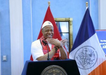 VIDEO/Parada e shqiptarëve në New York, kryebashkiaku: Mezi pres të vij në Shqipëri