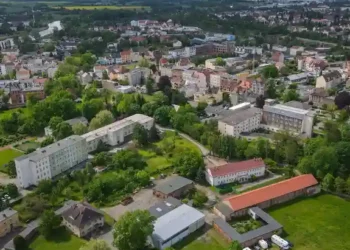 Strehim gati falas: Lindja gjermane kundër shpopullimit