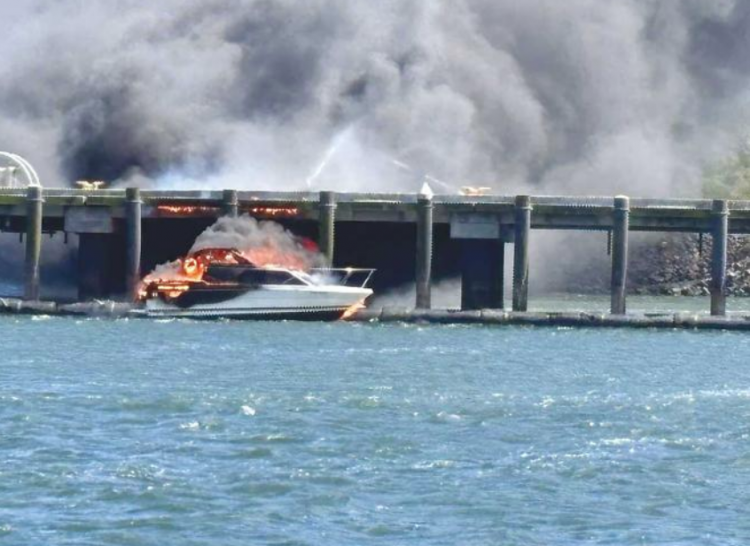 Japoni/ Përfshihet nga flakët një anije peshkimi, shpëtohet ekuipazhi