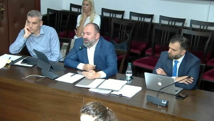 Ligji për bashkëpronësinë/Mazniku: Si do të “rregullohet” jeta e banorëve në pallate