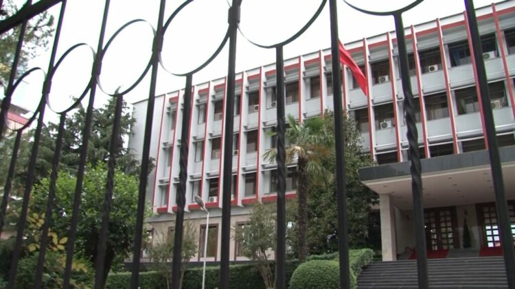 Lufta me Iranin/ 5 shqiptarët në Izrael largohen në mënyrë të sigurt drejt Egjiptit