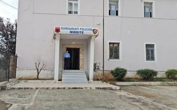 Inat me ish-kunatin/ E dhunon dhe qëllon me armë drejt banesës, në kërkim autori