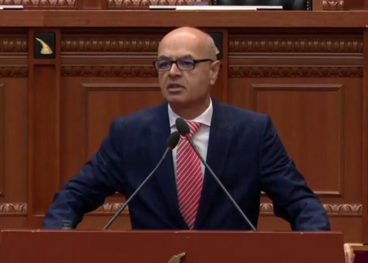 Koçi-Berishës: Ti je kampion i grushtit të shtetit! Rrahe krerët e PS, burgose Nanon