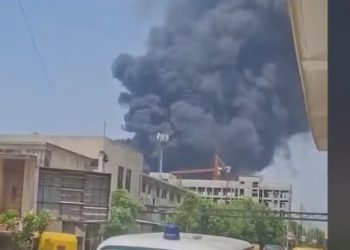 VIDEO/ Rrëzohet avioni me 242 pasagjerë, ishte nisur nga India drejt Londrës