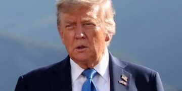 Bombardimet e SHBA/Trump flet për ndryshimin e mundshëm të regjimit në Iran