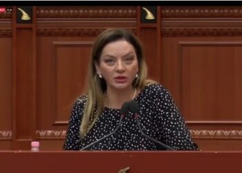 “Ju kanë urdhëruar bandat”/ Albana Vokshi: S’ma mbyllni dot gojën! Turp që…