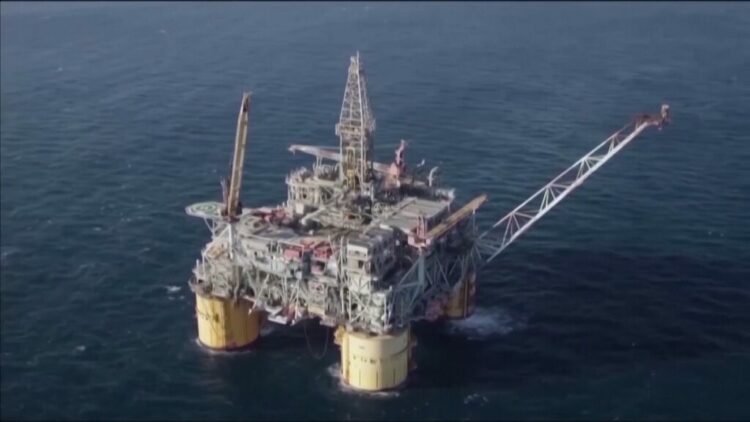 Konflikti Izrael-Iran/ Ekspertët: Ari i zi në tregje, i paqëndrueshëm