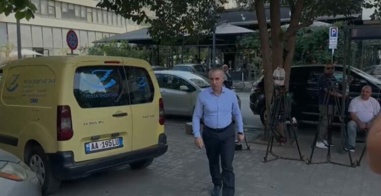 Ish-prokurori dhe deputeti i PD-së, Arjan Ndoj paraqitet në GJKKO