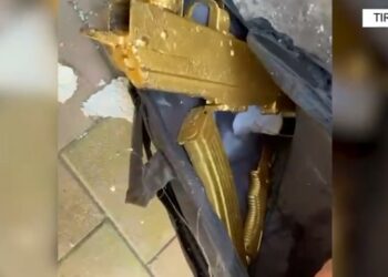 Plagosi me thikë një shtetas, pranga 45 vjeçarit. Fsheh në rrugë kallashnikovin