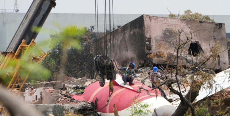 Numri i viktimave nga rrëzimi i avionit në Indi rritet në 270