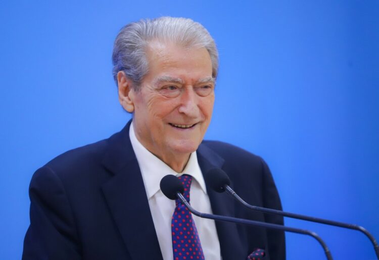 “Shkolla” për deputetët e rinj të PS/Berisha:S’keni vend në parlament! Lini mandatet