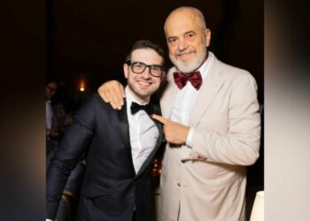 “Rama ngriti dolli për çiftin”, detaje nga dasma “mbretërore” e Alex Soros! (Fotot)