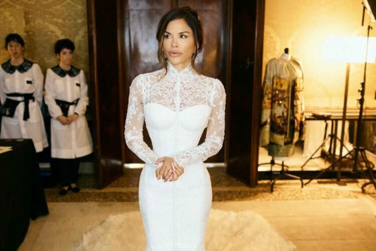 900 orë pune për fustanin e nusërisë së Lauren Sanchez, u frymëzua nga Sophia Loren