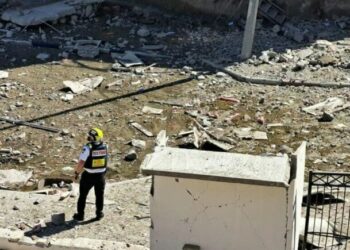 Plagosen 17 izraelitë në Haifa, pas sulmit me breshëri raketash nga Irani