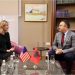 Ministri Hoxha pret në takim Të Ngarkuarën me Punë të SHBA, ja për çfarë diskutuan