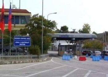 Do udhëtonte drejt Greqisë me 25 mijë € të padeklaruara/ E pëson 65 vjeçarja