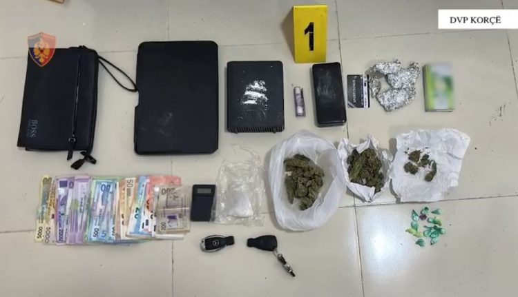 Shisnin kokainë dhe kanabis në Korçë, arrestohen tre persona