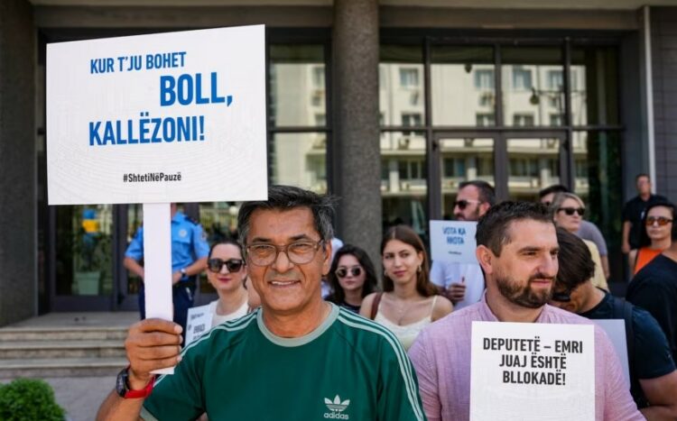 Çfarë rrezikon Kosova në mungesë të institucioneve të reja?