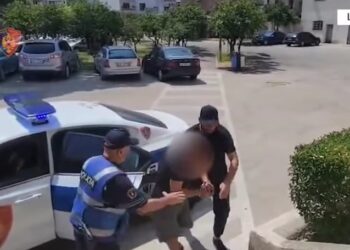 Lushnje/ Grabitën gjatë natës biznesin, një në pranga e një tjetër në kërkim