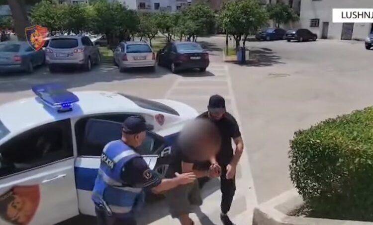 Lushnje/ Grabitën gjatë natës biznesin, një në pranga e një tjetër në kërkim