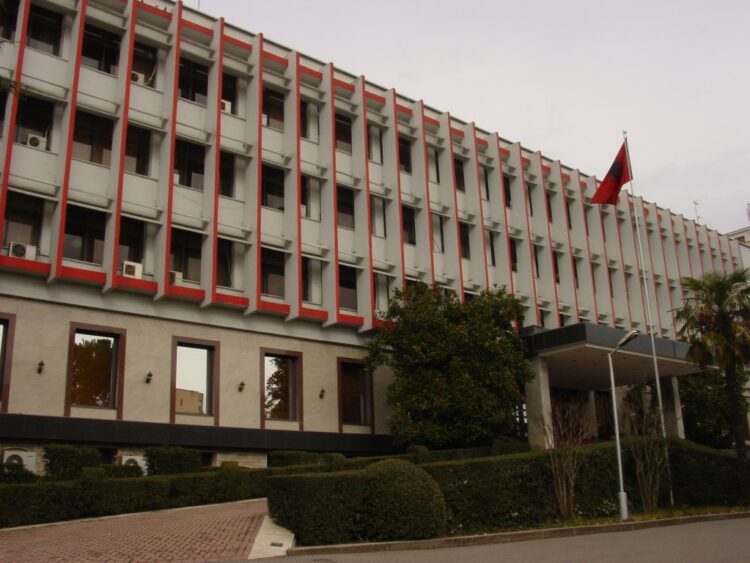 Tensionet në rritje në Lindjen e Mesme, MEPJ thirrje shqiptarëve të Gjirit Persik