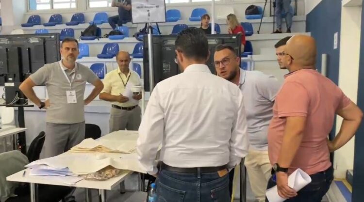 Rinumërimi i votave në Elbasan, vëzhguesit e PD: Dalin dy fleta mangët në…