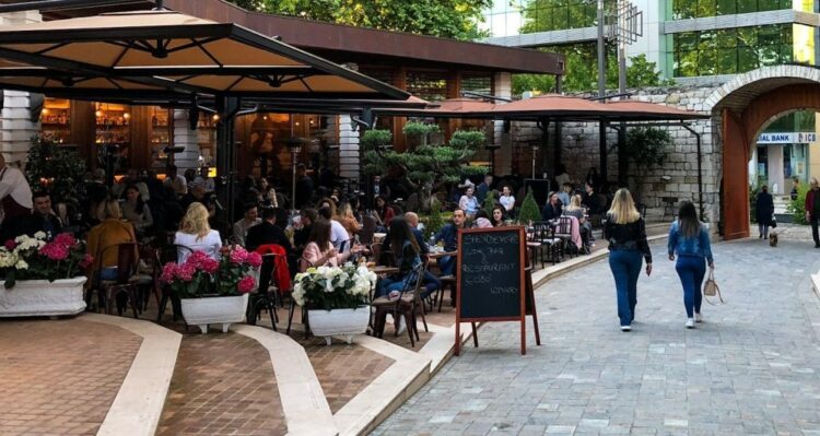 Kafenetë, Shqipëria kampione e rajonit