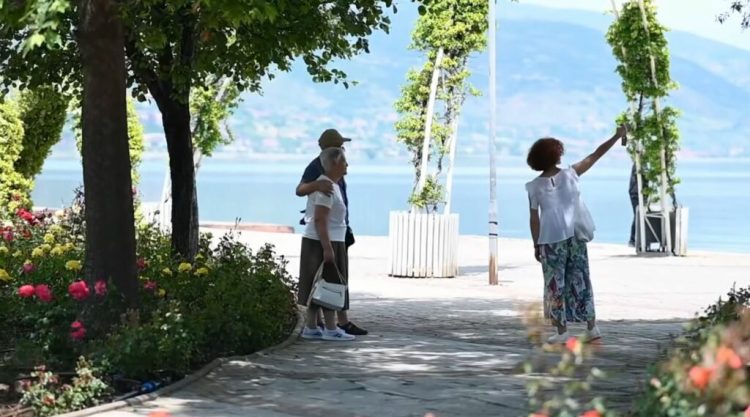 VIDEO/ Rama: Me ëmbëlsinë e freskët të Pogradecit, ju uroj një javë të mbarë