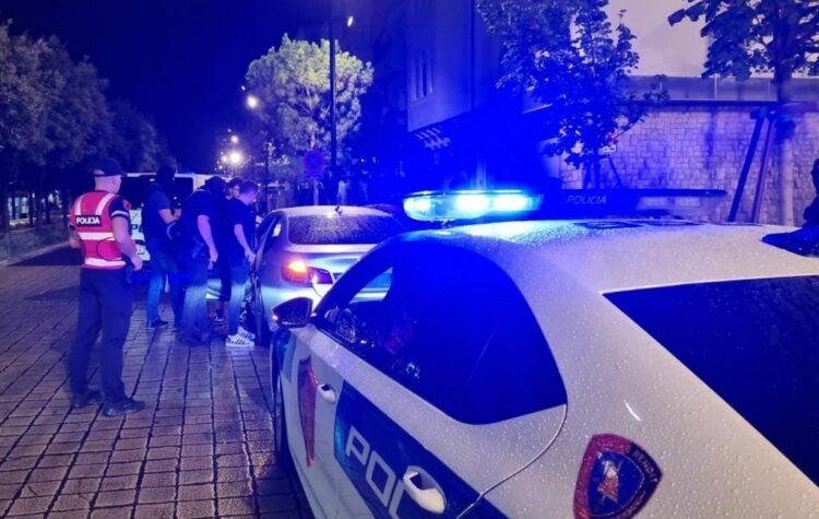 Shkodër/ Plagosi me armë zjarri 26 vjeçarin, shpallet në kërkim autori