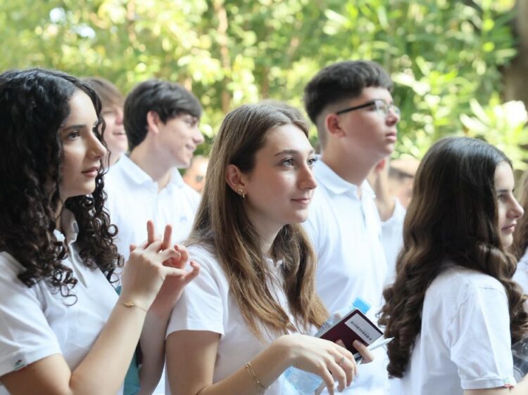 Minimatura, 28 mijë nxënës testohen sot në Gjuhën Shqipe/ Testimi në 340 qendra