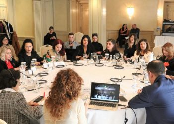 Analiza: Çfarë do të thotë të jesh grua në politikën kosovare?