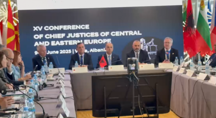Kryetari i Gjykatës së Lartë: S’duhet të trembeni nga presionet, s’ka vend për…