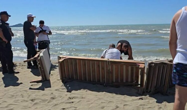 Durrës/ Humb jetën pushuesi në plazhin e Sektor Rinia