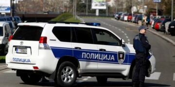 Serbia arreston tre persona nën dyshimet se planifikonin “ndryshimin e pushtetit”