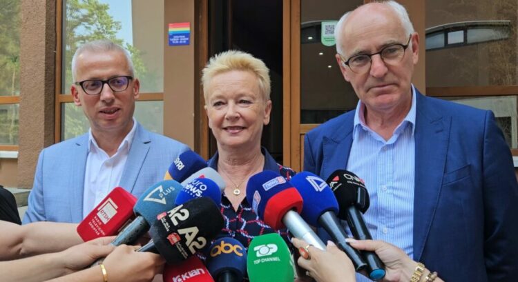 Ambasadorja franceze: Mbështesim plotësisht integrimin e Shqipërisë në BE