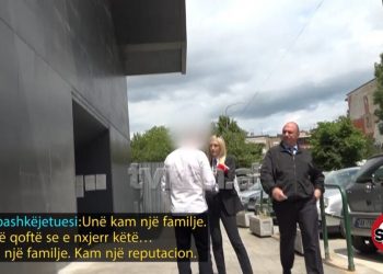 Humb fëmijën nga dhuna e bashkëjetuesit, ai e akuzon për përndjekje