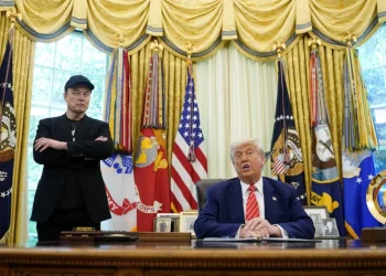 Politikanët në Rusi ‘tallen’ me sherrin Trump-Musk: Mos u grindni djema!
