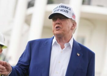 Trump nuk tregon nëse SHBA-ja do ta sulmojë Iranin, por thotë se durimi është sosur