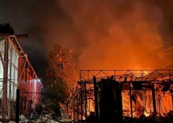 Teksa sulmet vazhdojnë, Rusia i kthen Ukrainës trupat e 1.200 të vrarëve në luftë