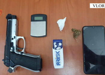 U kap duke shitur doza kokaine dhe kanabisi, arrestohet 58-vjeçari në Vlorë