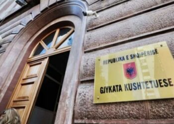 Iu sekuestrua telefoni nga SPAK, “Kushtetuesja”: Qytetares i është cënuar e drejta