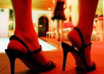 Drogë dhe prostitucion, arrestohen dy të huaja në Tiranë dhe klienti i tyre shqiptar