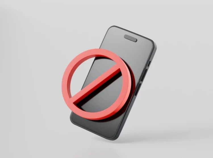 Holandë/ Ndalimi i telefonave inteligjentë në shkolla përmirësoi procesin mësimor