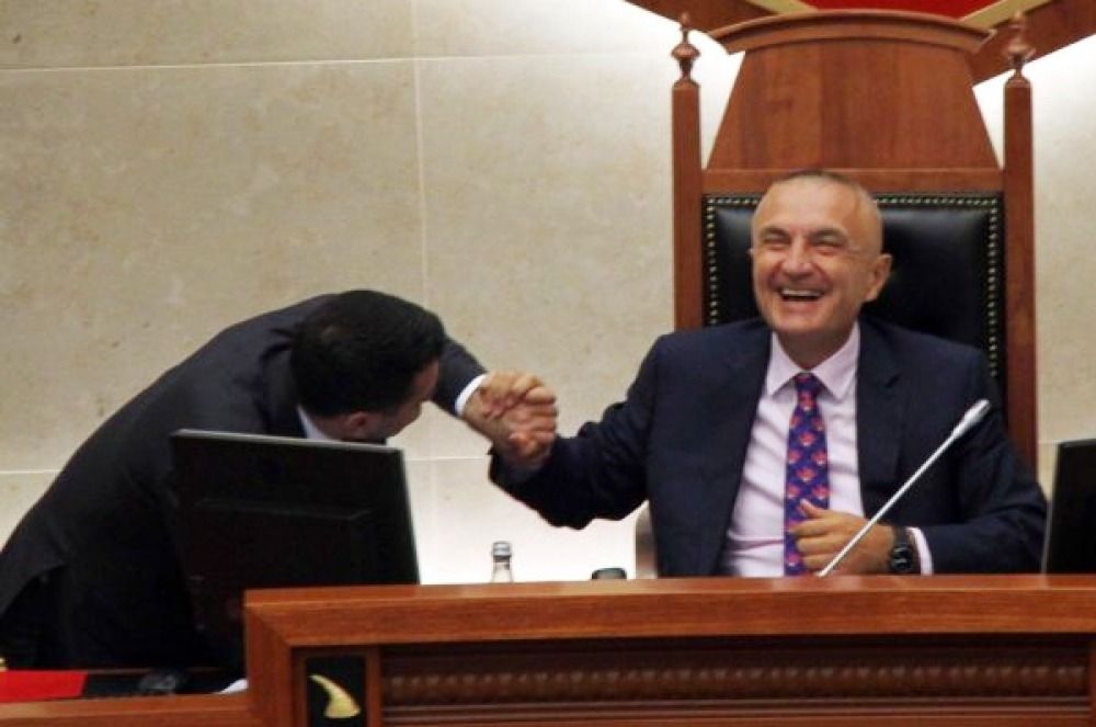  Je aktor i madh do dëgjohemi së shpejti   Meta i dërgon letër Arben Ahmetajt