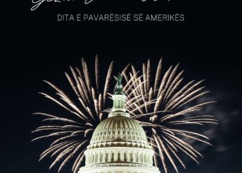 Dita e Pavarësisë së SHBA/Ambasada amerikane uron me fjalët e Trump: Me një fletë…